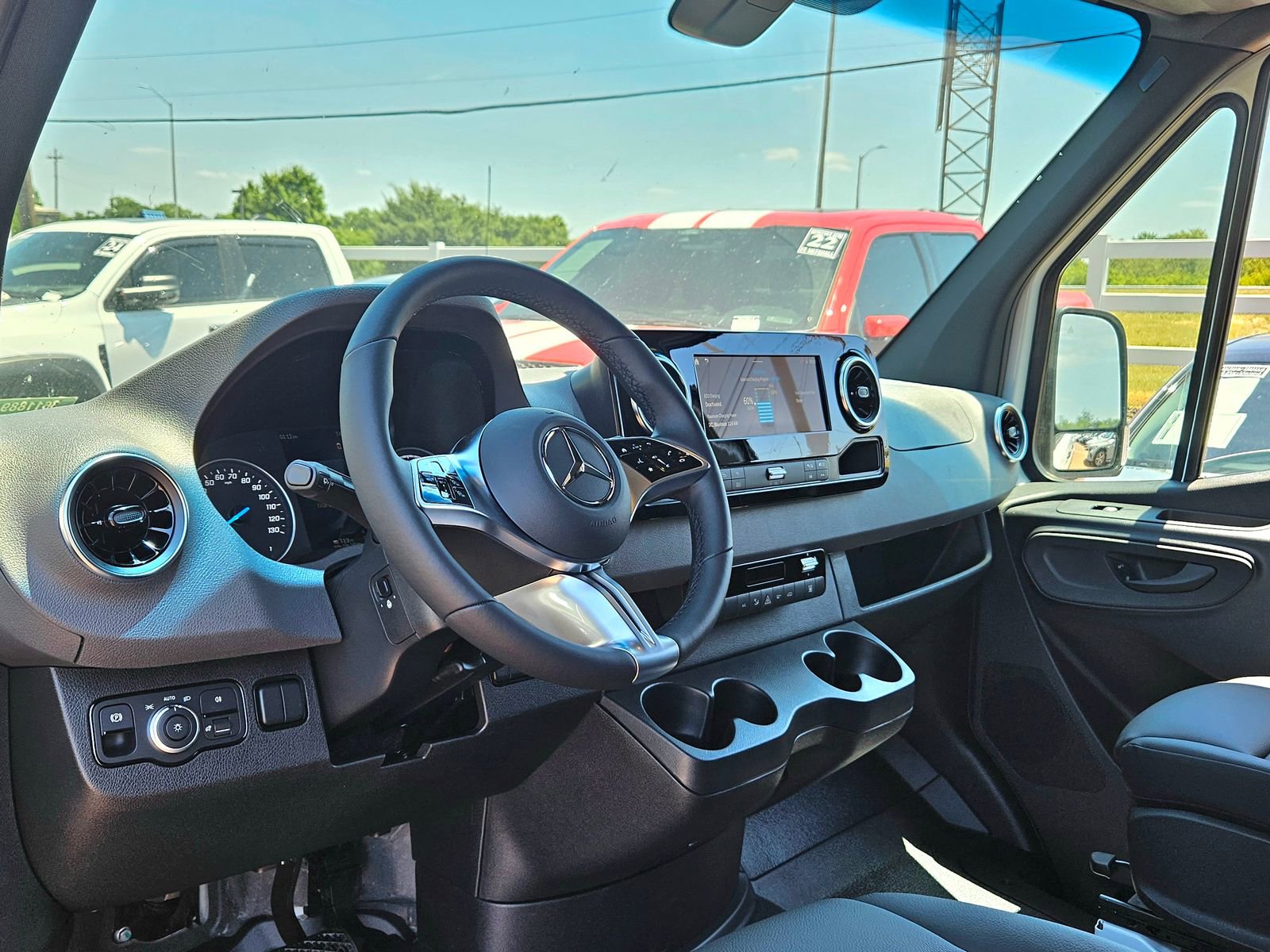 Used 2024 Mercedes-Benz eSprinter 170 Cargo image 15