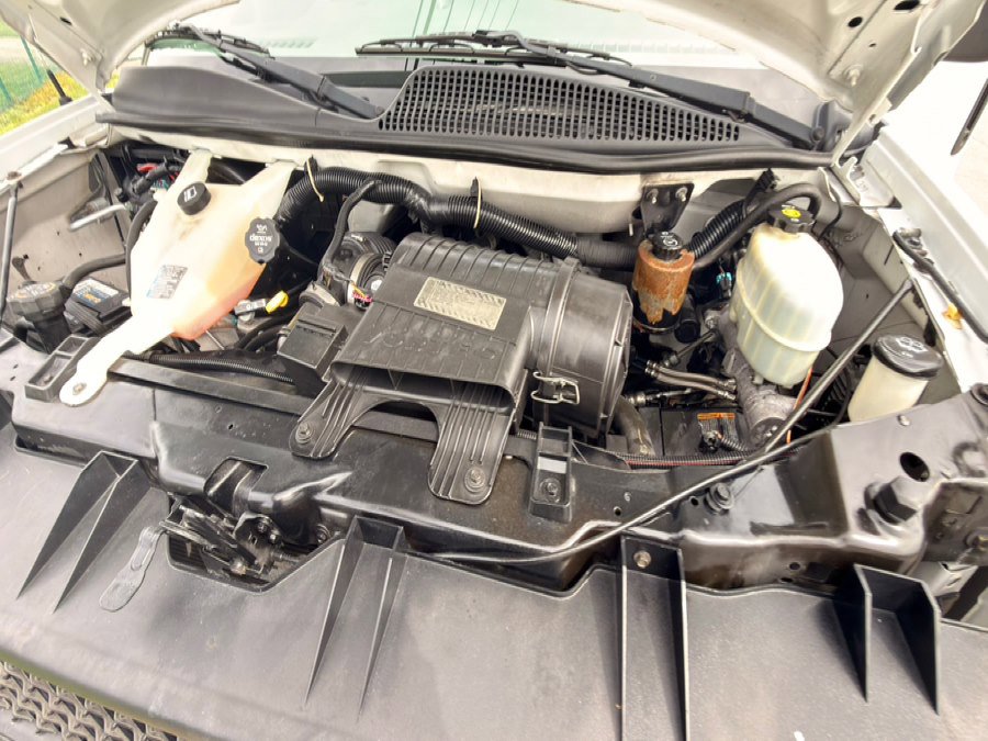 Used 2013 Chevrolet Express 2500 image 24