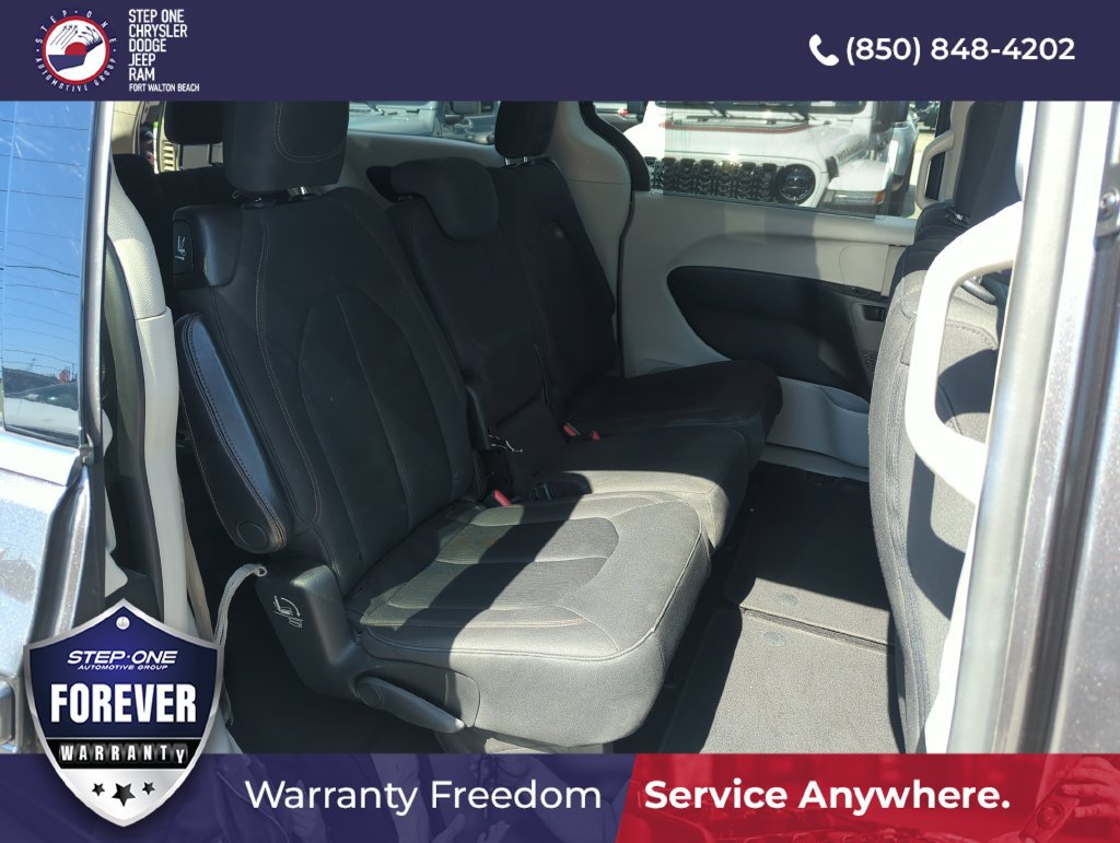 Used 2019 Chrysler Pacifica Touring Plus w/ Tire & Wheel Group FWD image 30