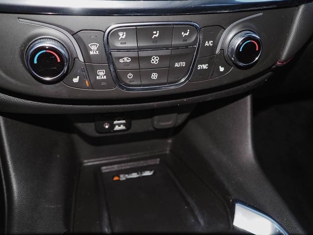 Used 2023 Chevrolet Traverse RS image 14