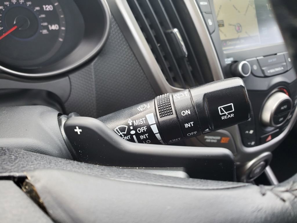 Used 2017 Hyundai Veloster Value Edition image 16