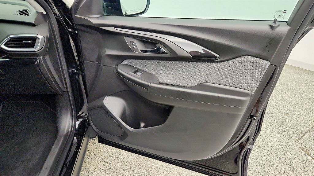 Used 2023 Chevrolet TrailBlazer LT w/ Convenience Package AWD/4WD image 26