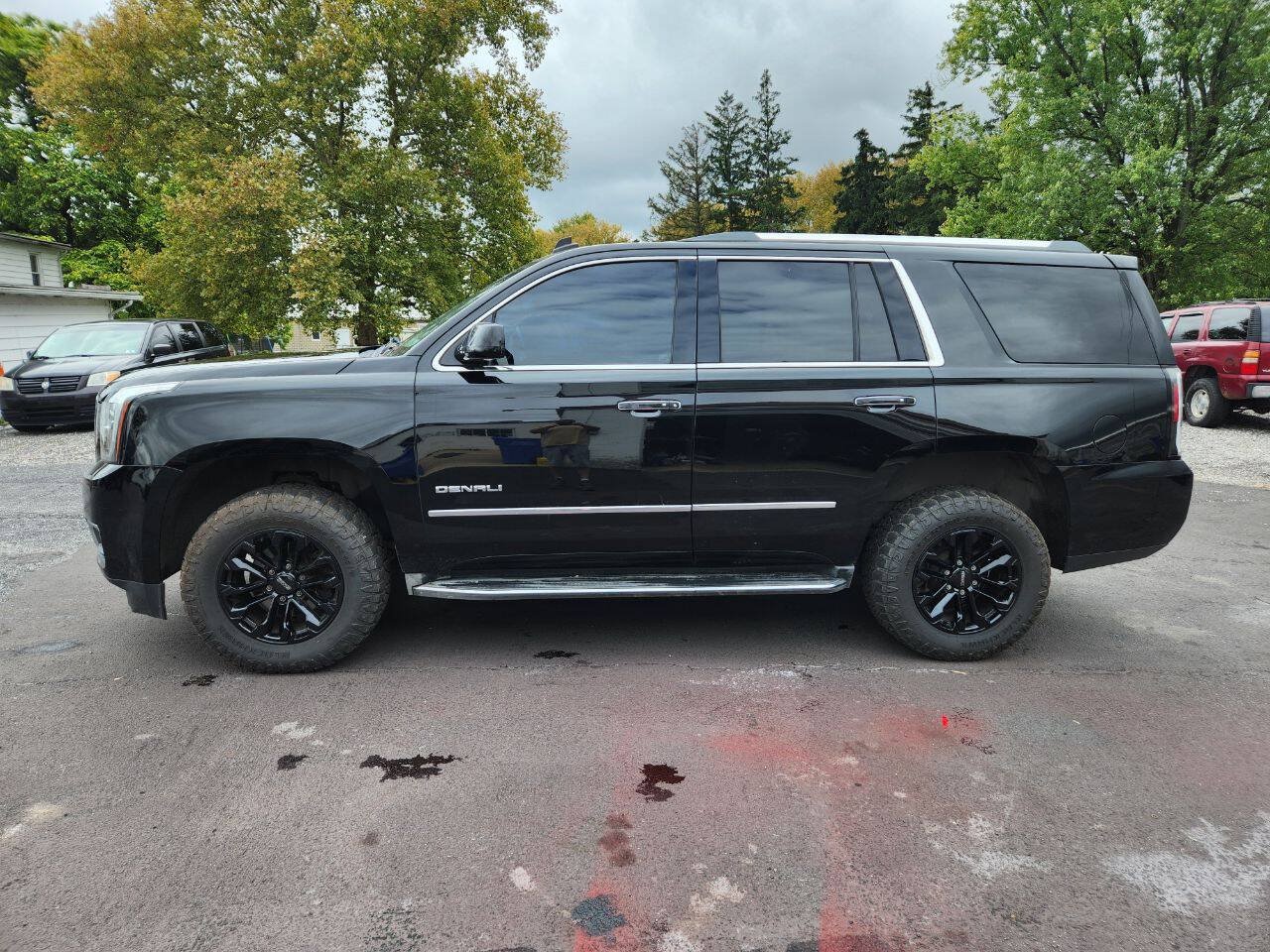 Used 2015 GMC Yukon Denali w/ Touring Package AWD/4WD image 2