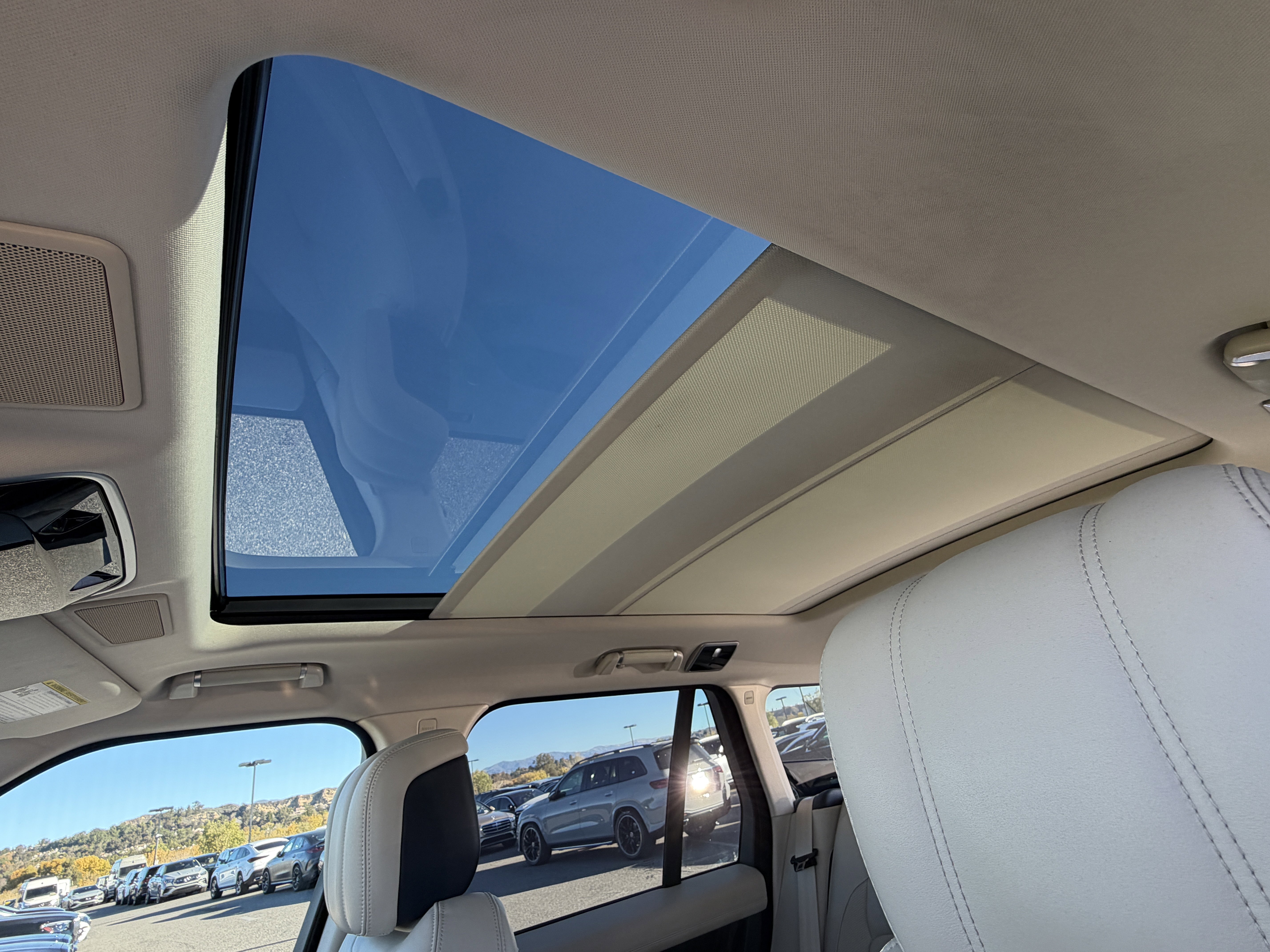 Used 2020 Land Rover Range Rover HSE image 21