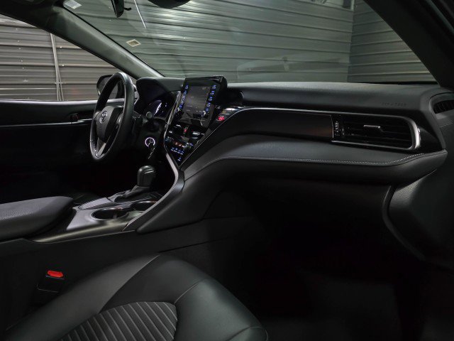 Used 2021 Toyota Camry SE w/ Carpet Mat Package (TMS) image 12