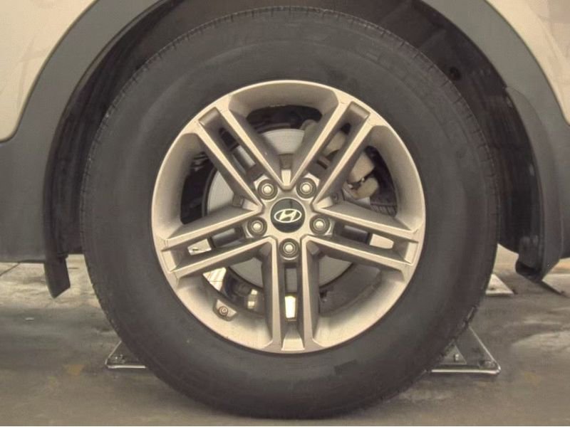 Used 2017 Hyundai Santa Fe Sport FWD image 16