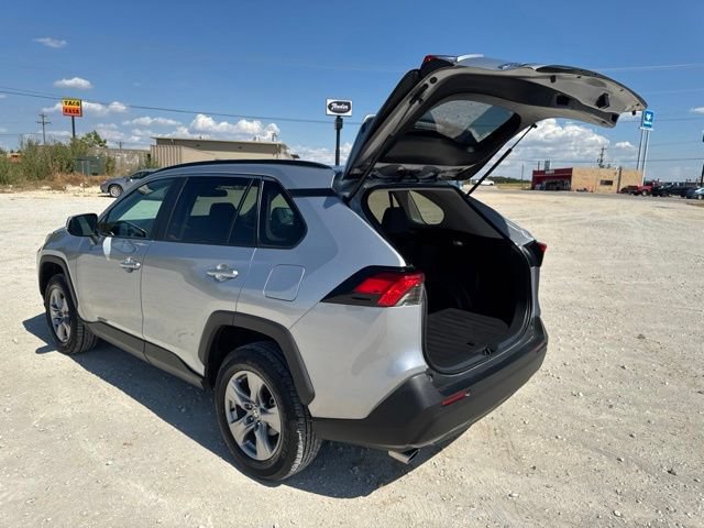 Used 2025 Toyota RAV4 XLE AWD/4WD image 4