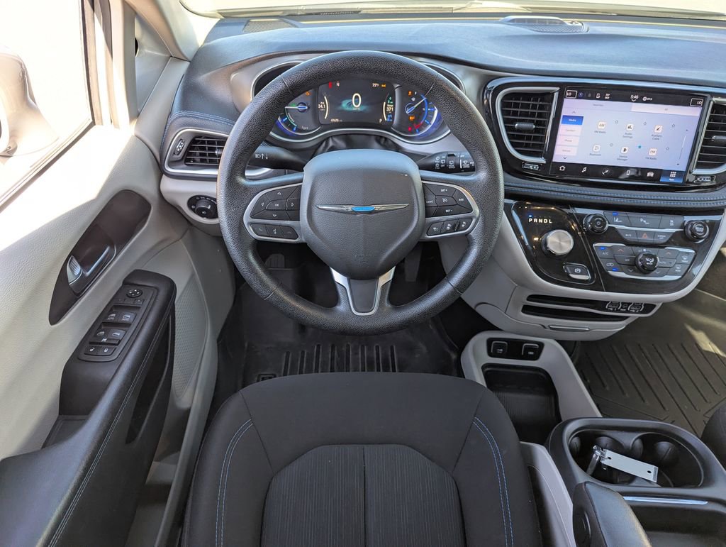 Used 2021 Chrysler Pacifica Touring image 28