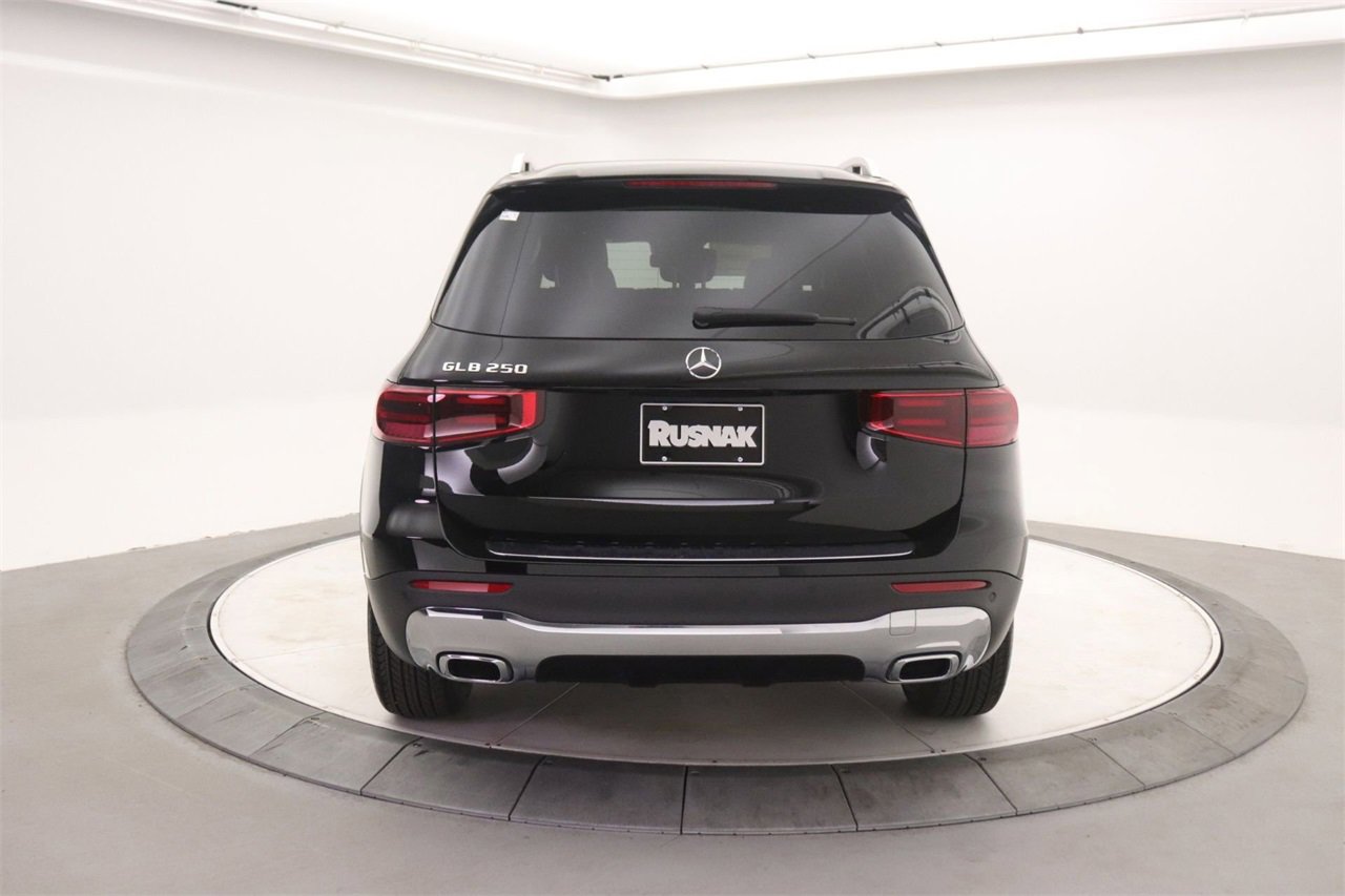 New 2026 Mercedes-Benz GLB 250 image 3