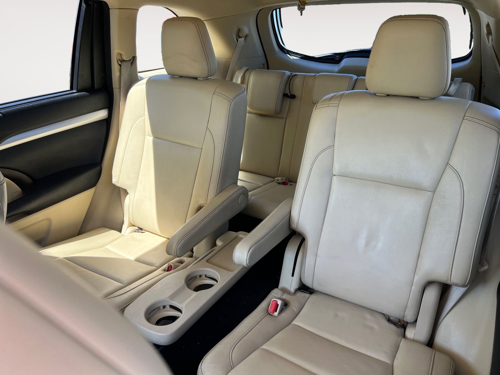 Used 2018 Toyota Highlander XLE AWD/4WD image 13
