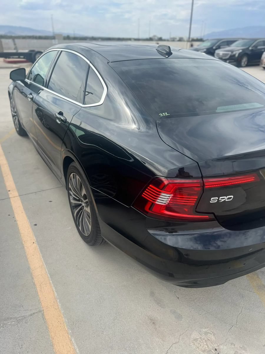 Used 2022 Volvo S90 B6 Momentum AWD/4WD image 5