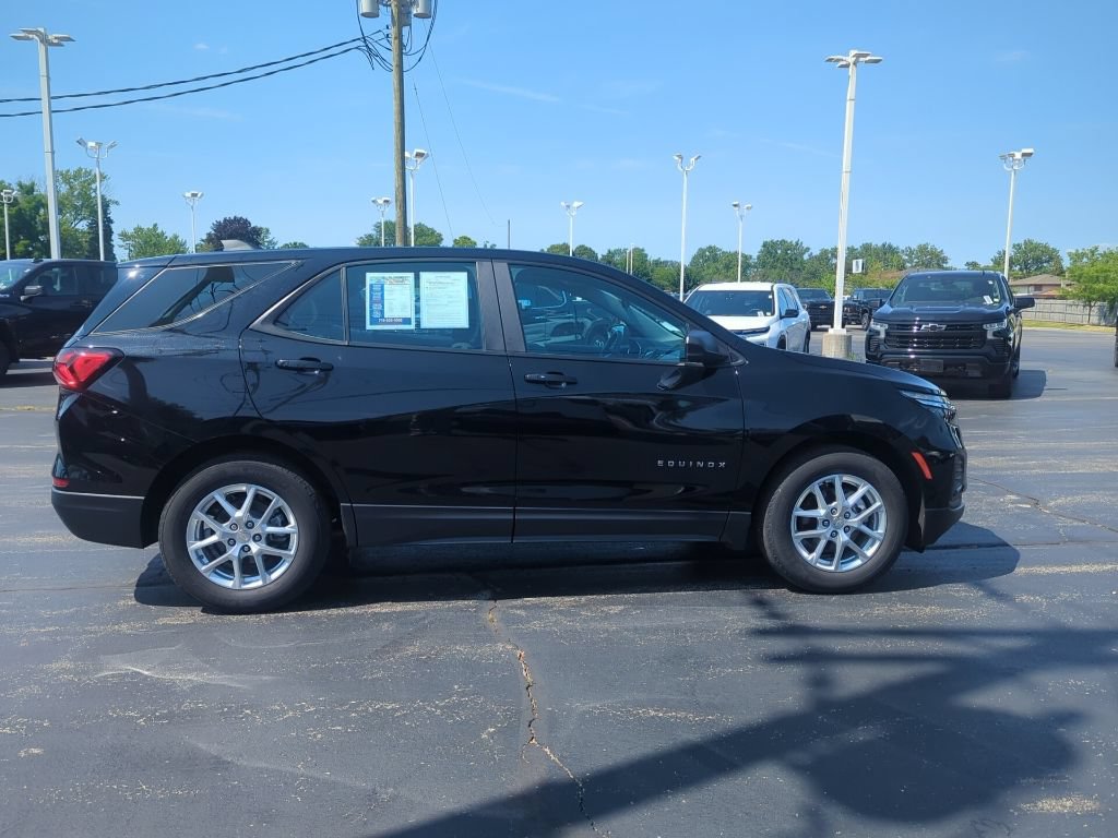 Certified 2024 Chevrolet Equinox LS FWD image 10