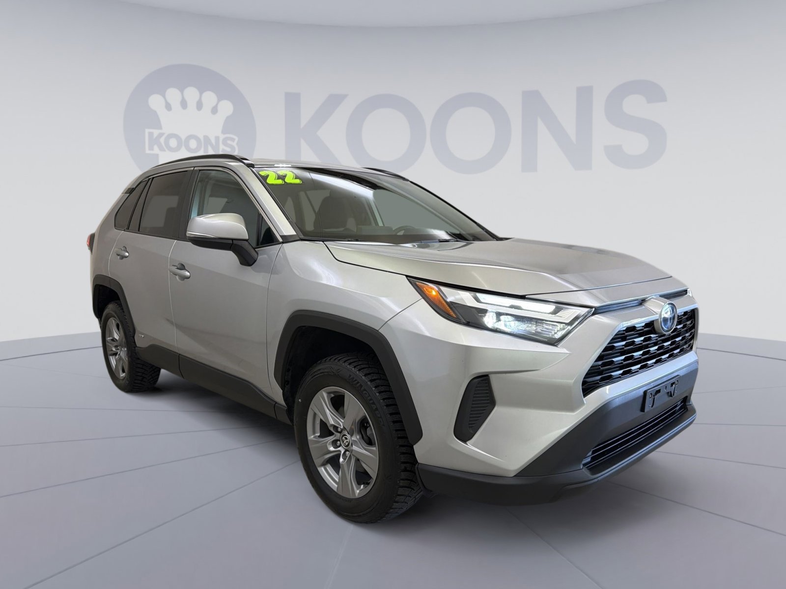 Used 2022 Toyota RAV4 XLE w/ Convenience Package AWD/4WD image 2
