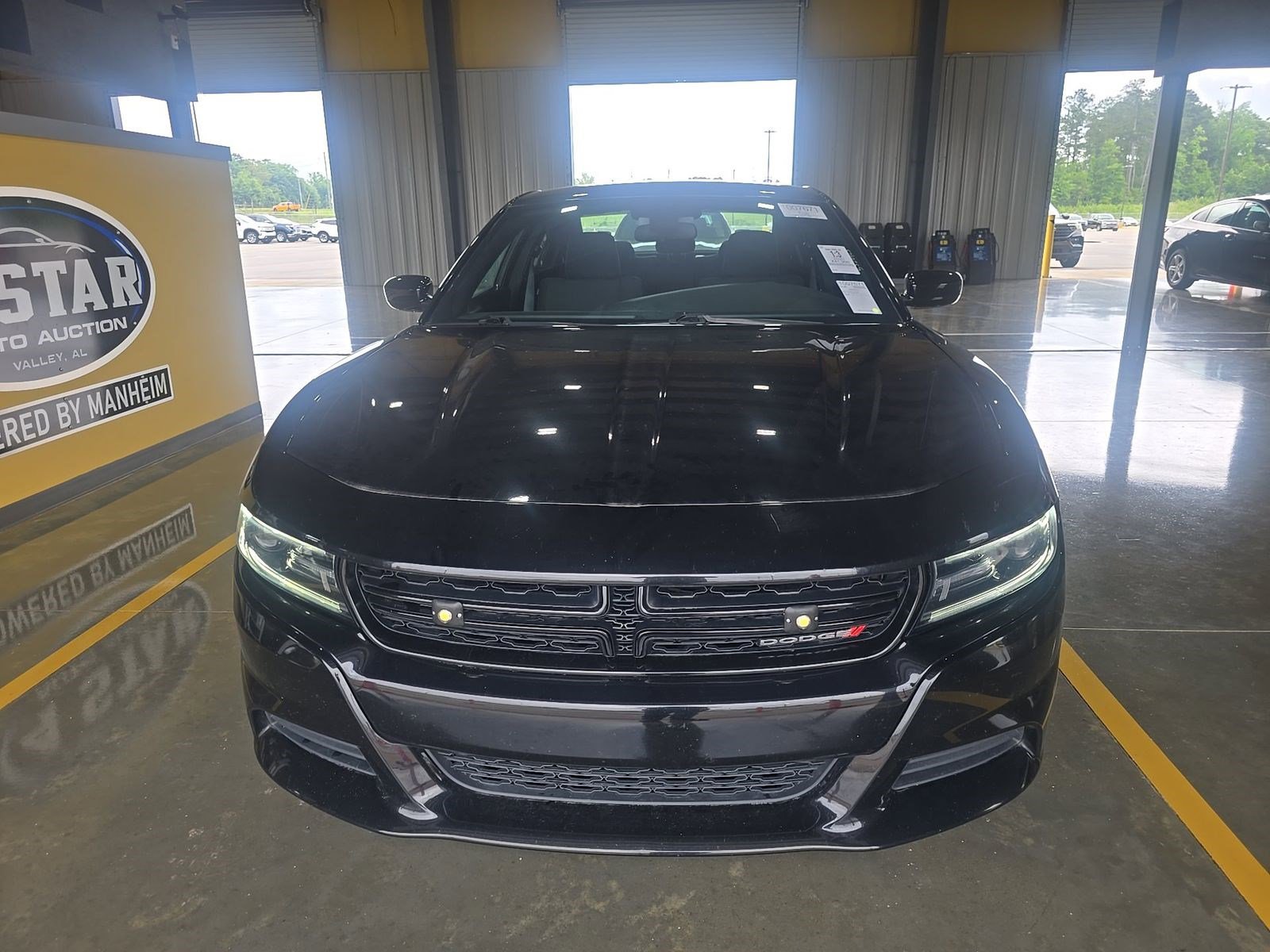 Used 2020 Dodge Charger SXT RWD image 2
