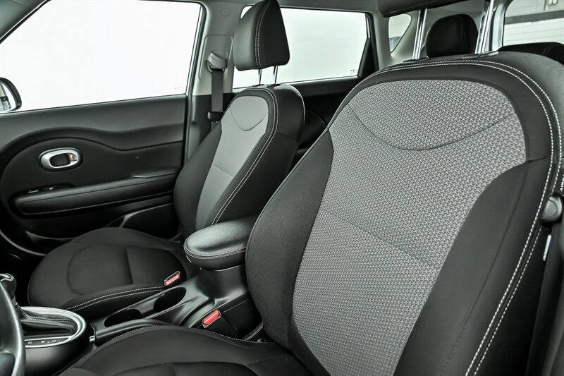 Used 2017 Kia Soul + FWD image 16