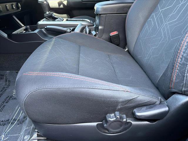 Used 2017 Toyota Tacoma TRD Sport w/ Tow Package (A/T) image 12