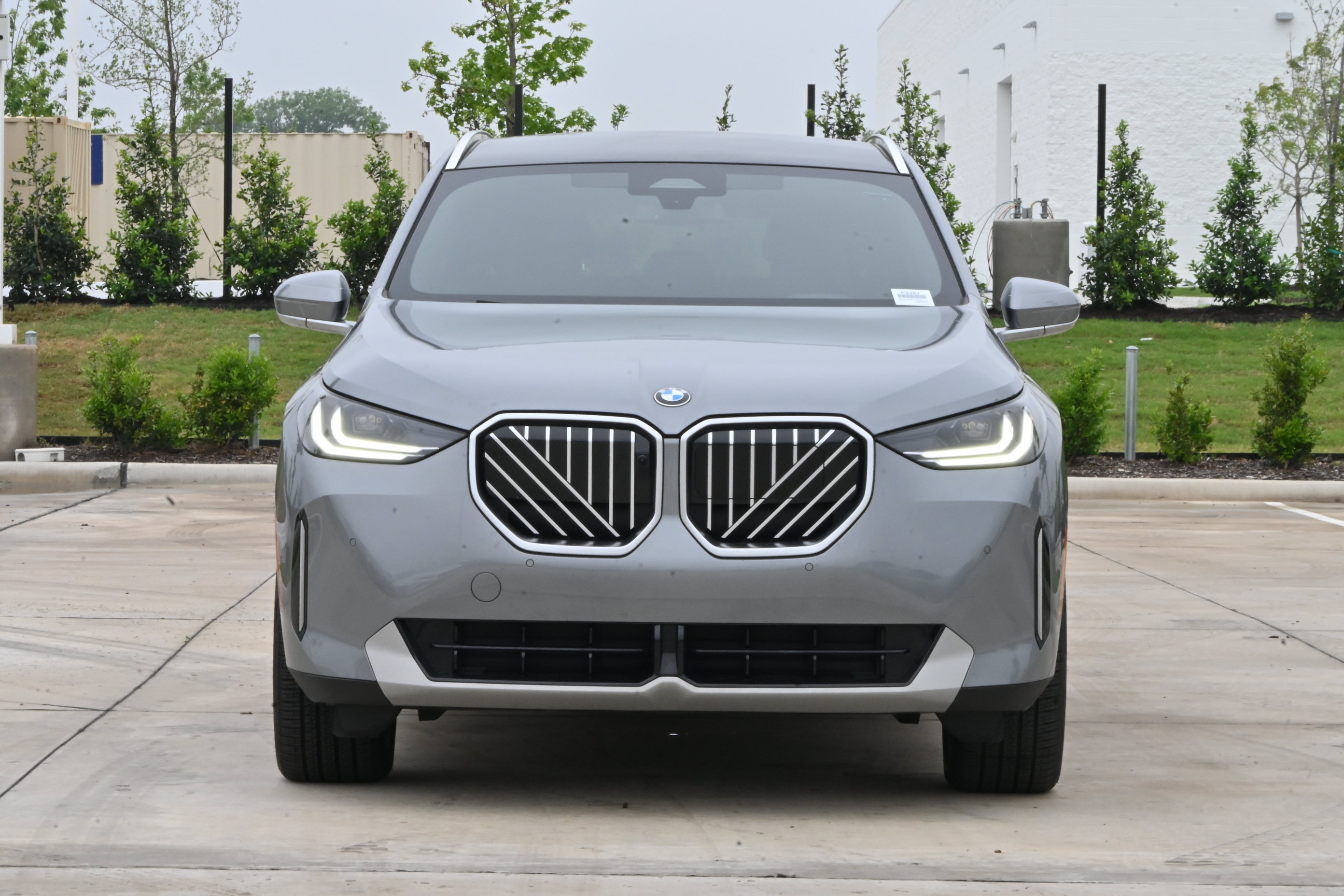 Used 2025 BMW X3 xDrive30i AWD/4WD image 3