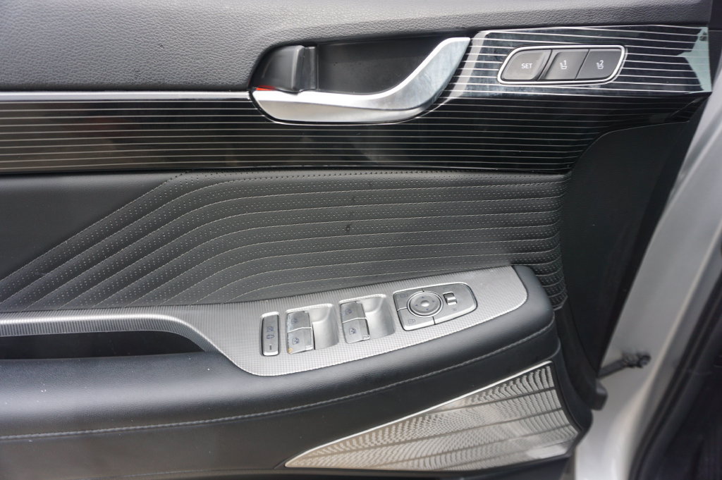 Used 2024 Hyundai Palisade Calligraphy FWD image 4