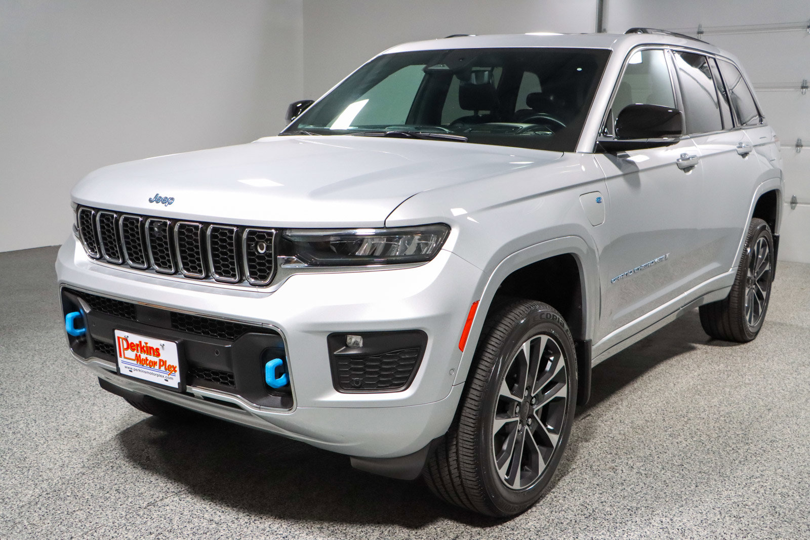 Used 2022 Jeep Grand Cherokee Overland w/ Advanced Protech Group III image 33