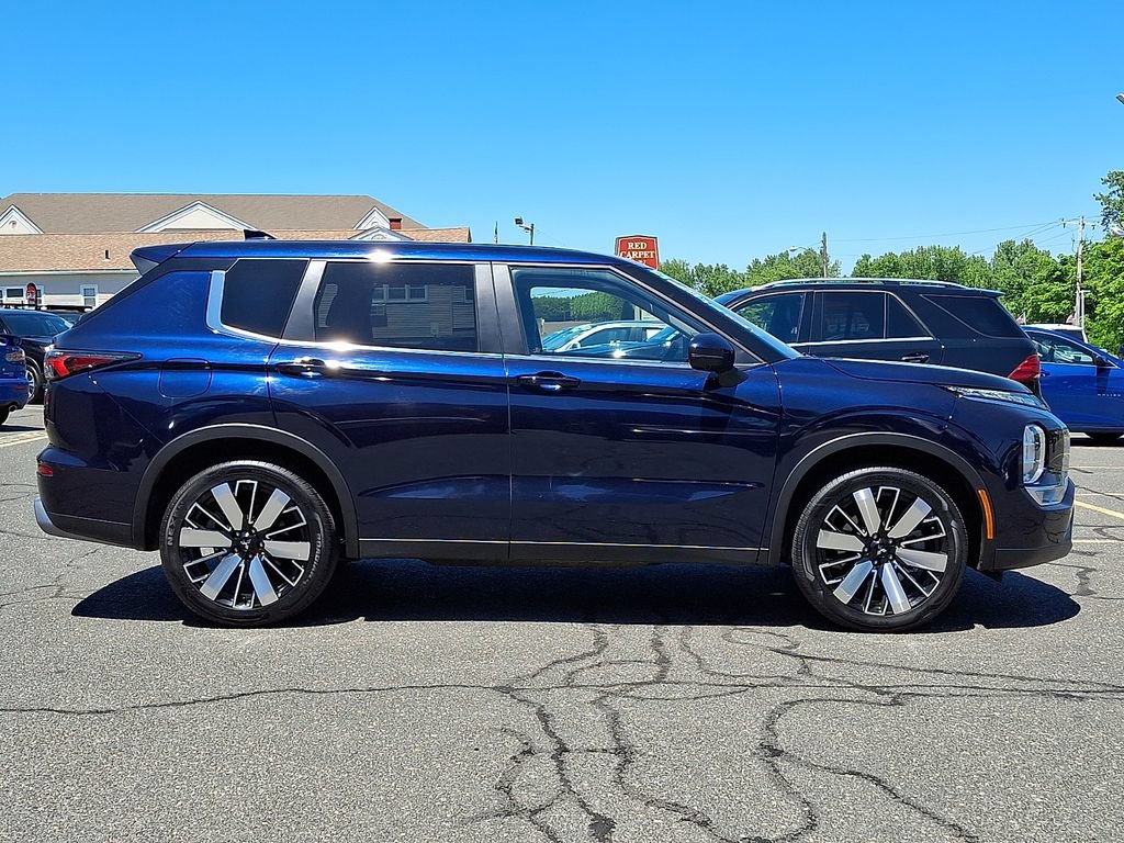 Used 2025 Mitsubishi Outlander SE AWD/4WD image 7