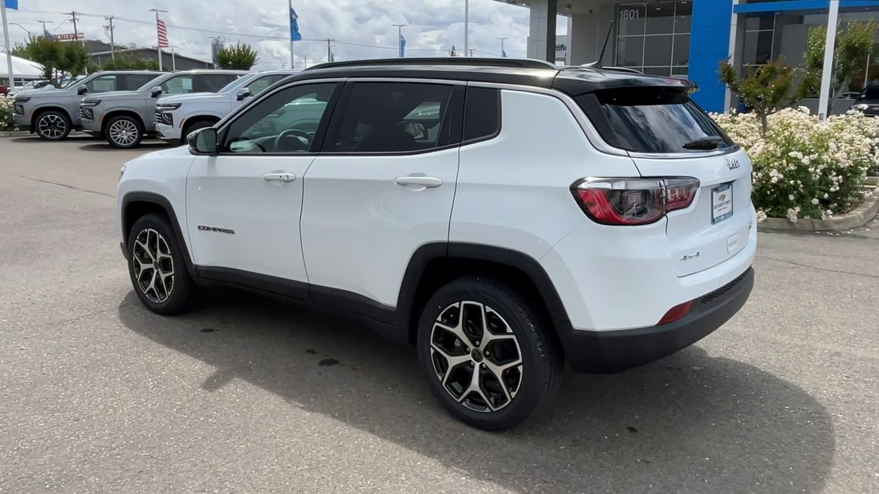 Used 2025 Jeep Compass Limited AWD/4WD image 5