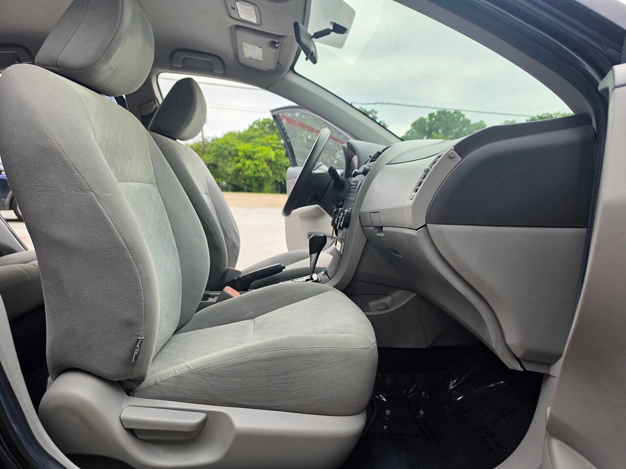 Used 2009 Toyota Corolla LE FWD image 32