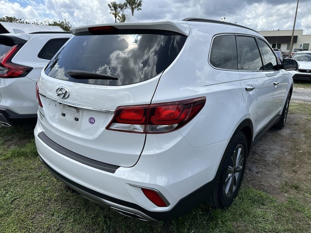 Used 2017 Hyundai Santa Fe SE image 10