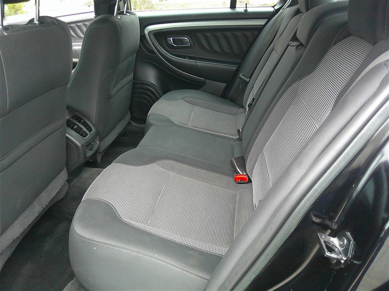 Used 2018 Ford Taurus SEL FWD image 17