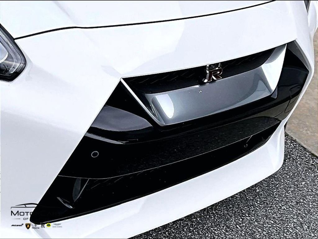 Used 2021 Nissan GT-R Premium image 24