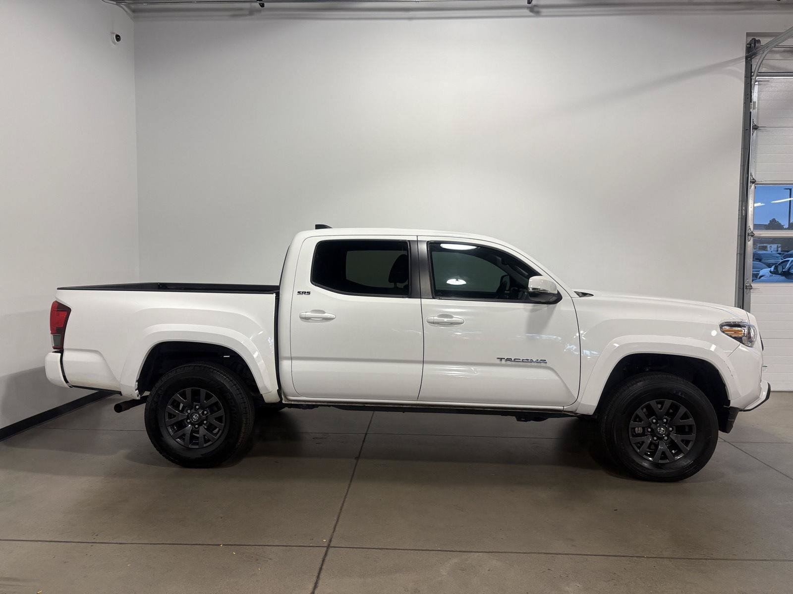 Used 2023 Toyota Tacoma SR5 w/ Technology Package AWD/4WD image 2
