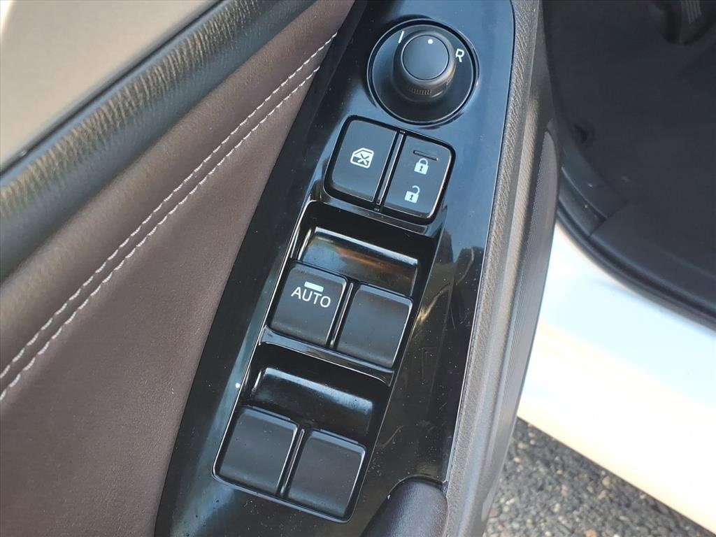 Used 2018 MAZDA MAZDA3 Touring image 12