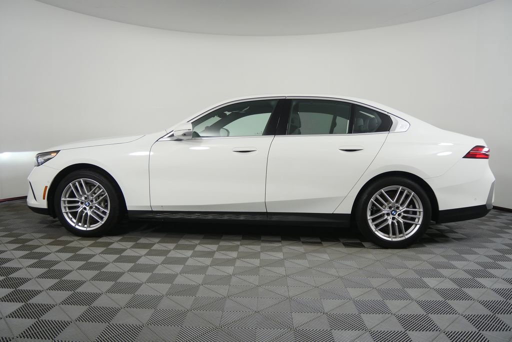 Certified 2025 BMW 530i xDrive w/ Executive Package AWD/4WD image 6