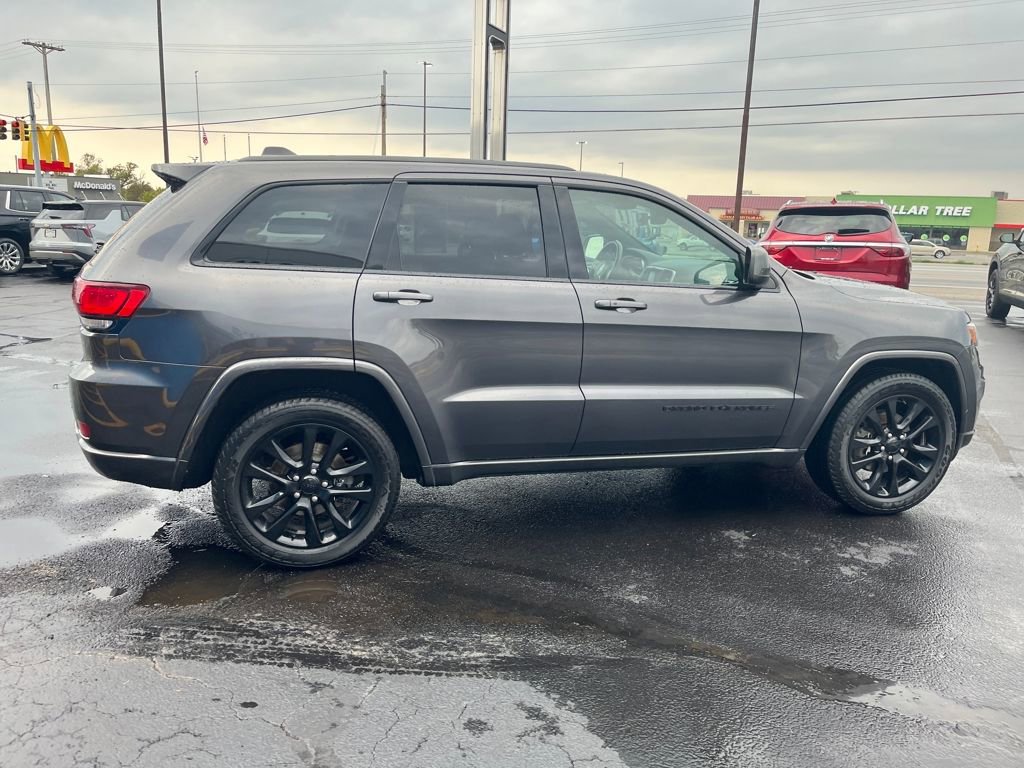 Used 2018 Jeep Grand Cherokee Altitude image 6
