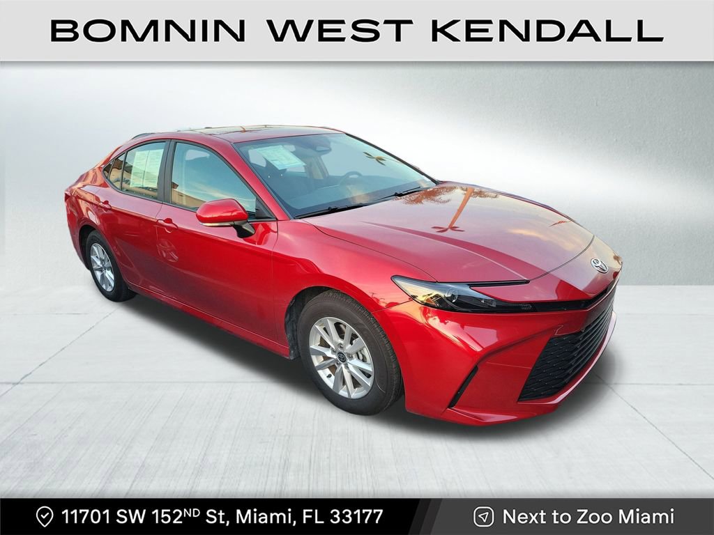 Used 2025 Toyota Camry LE image 1