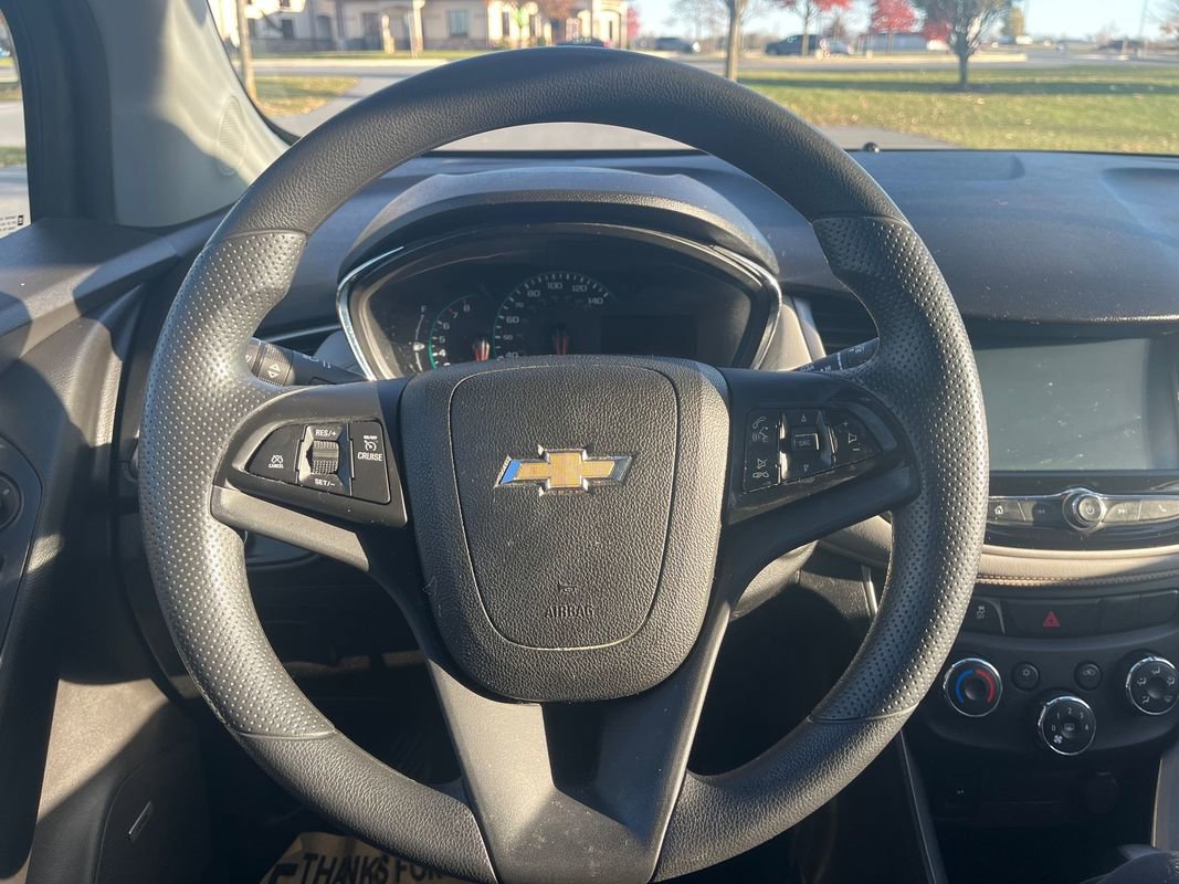 Used 2017 Chevrolet Trax LT w/ Sun & Sound Package image 16