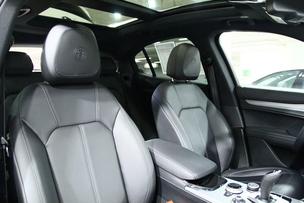 Used 2024 Alfa Romeo Stelvio Ti image 24