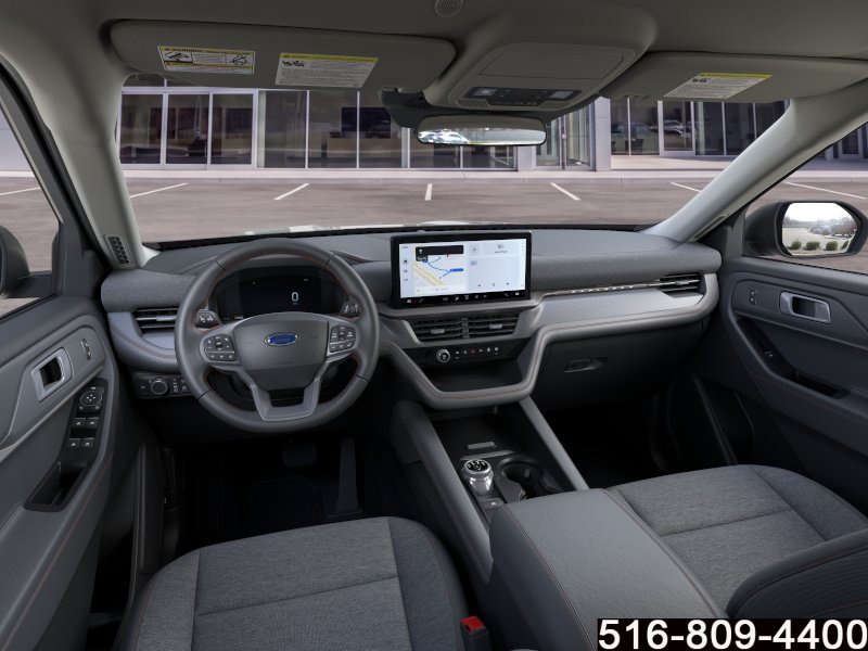 Used 2025 Ford Explorer Active AWD/4WD image 10