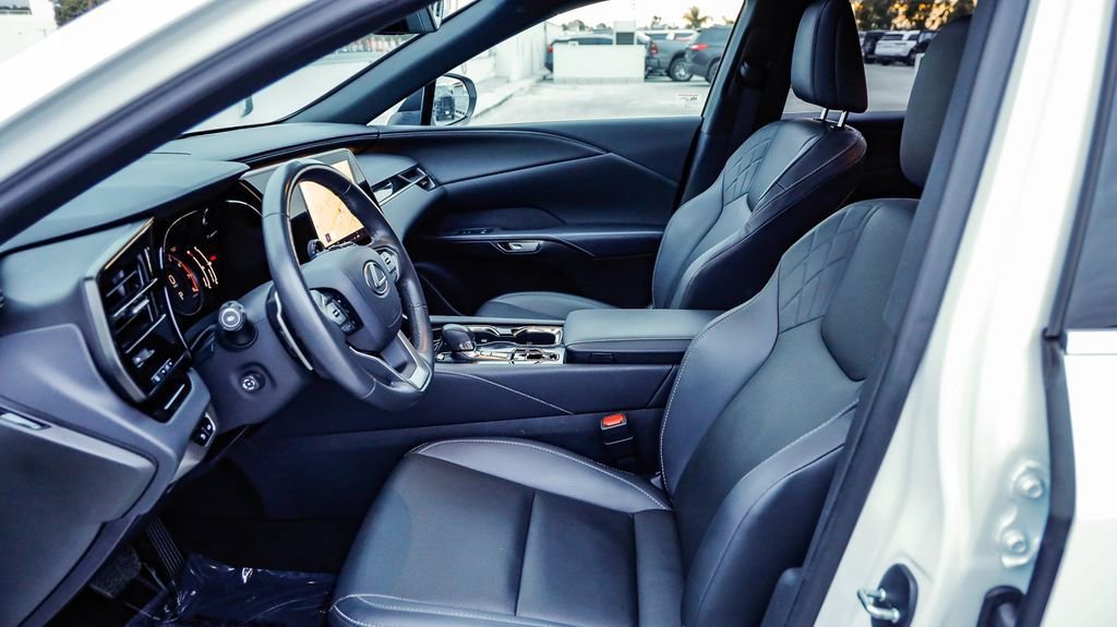 Used 2024 Lexus RX 350 350 w/ Technology Package image 22