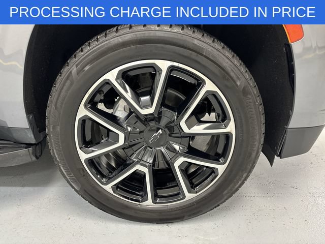 Used 2021 Chevrolet Tahoe RST w/ Luxury Package AWD/4WD image 2