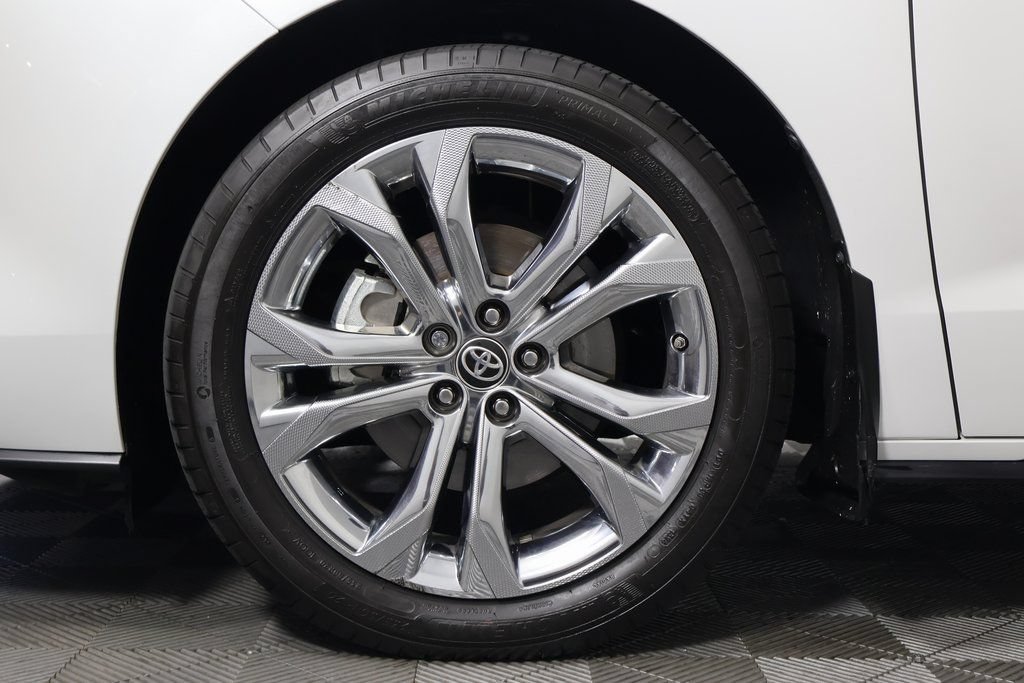 Used 2024 Toyota Sienna Platinum FWD image 17