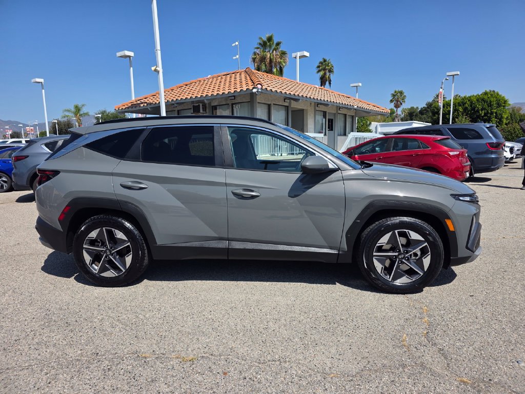 Used 2025 Hyundai Tucson SEL FWD image 4