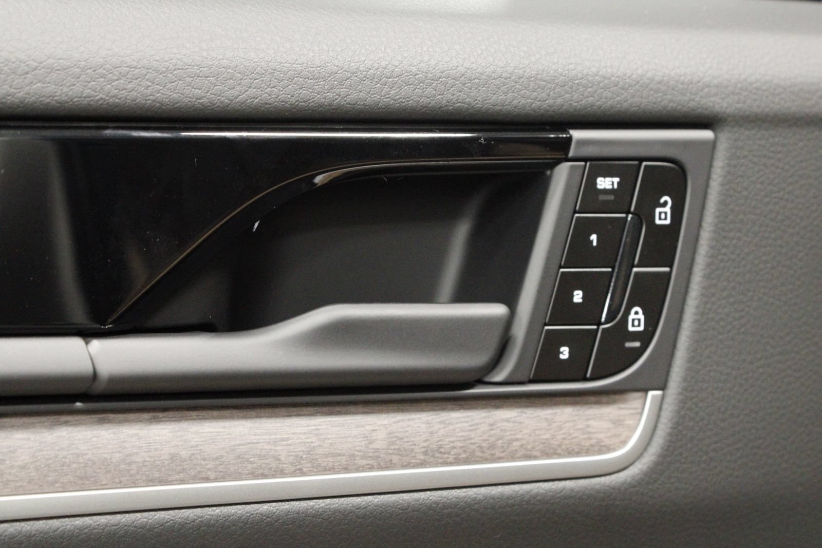 New 2026 Porsche Cayenne AWD/4WD image 31