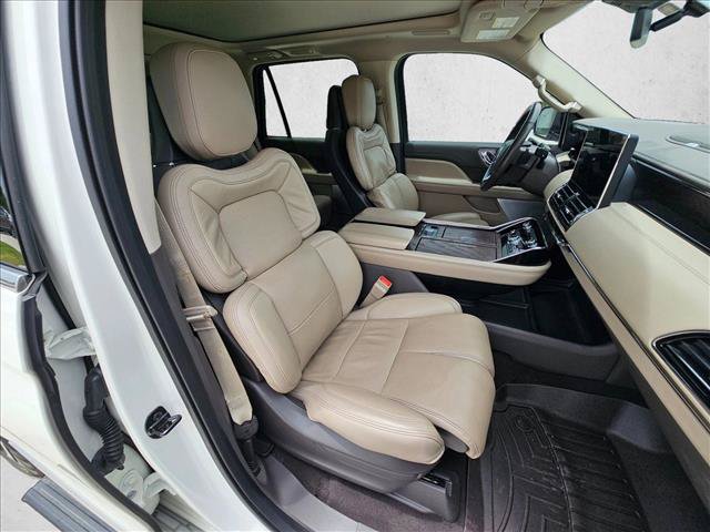 Used 2023 Lincoln Navigator Reserve AWD/4WD image 20