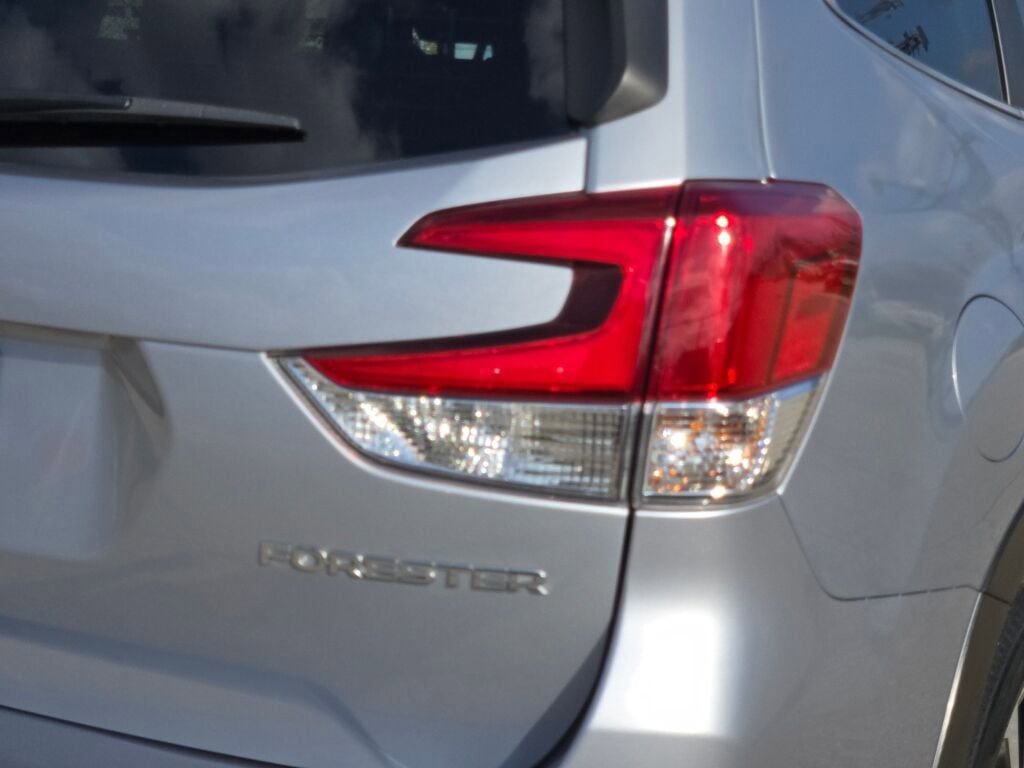 Used 2023 Subaru Forester Limited AWD/4WD image 12