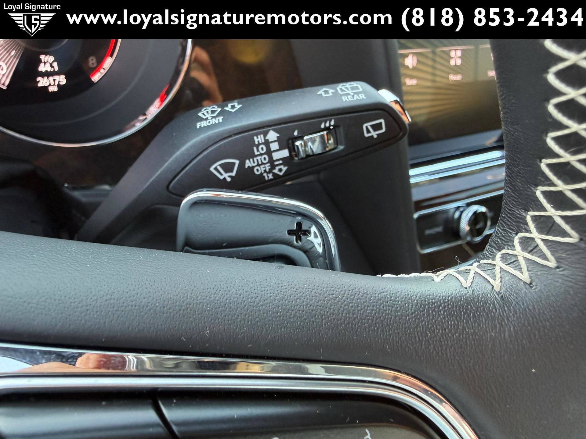 Used 2021 Bentley Bentayga image 26