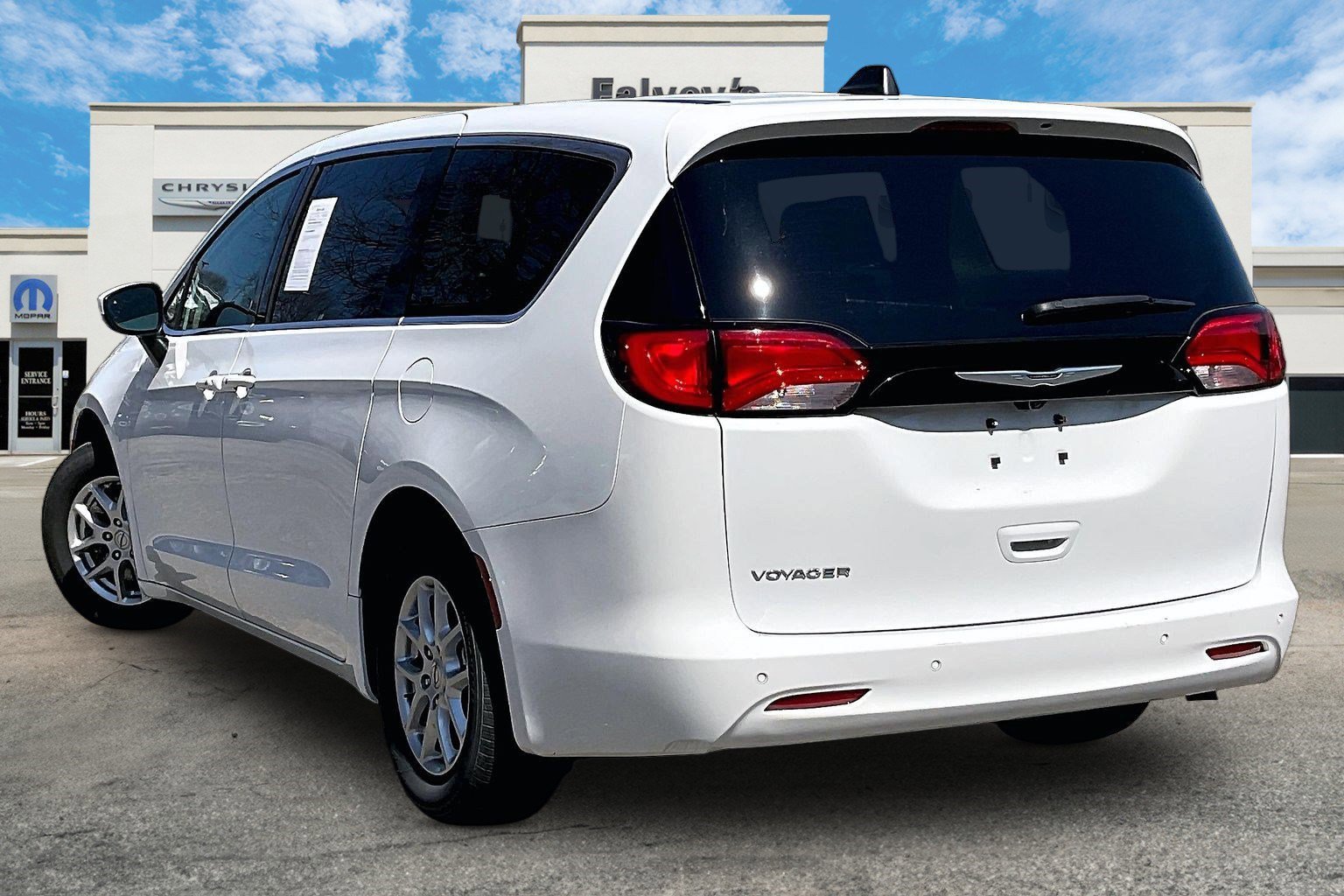 Certified 2022 Chrysler Voyager LX w/ Fleet Security Group image 12