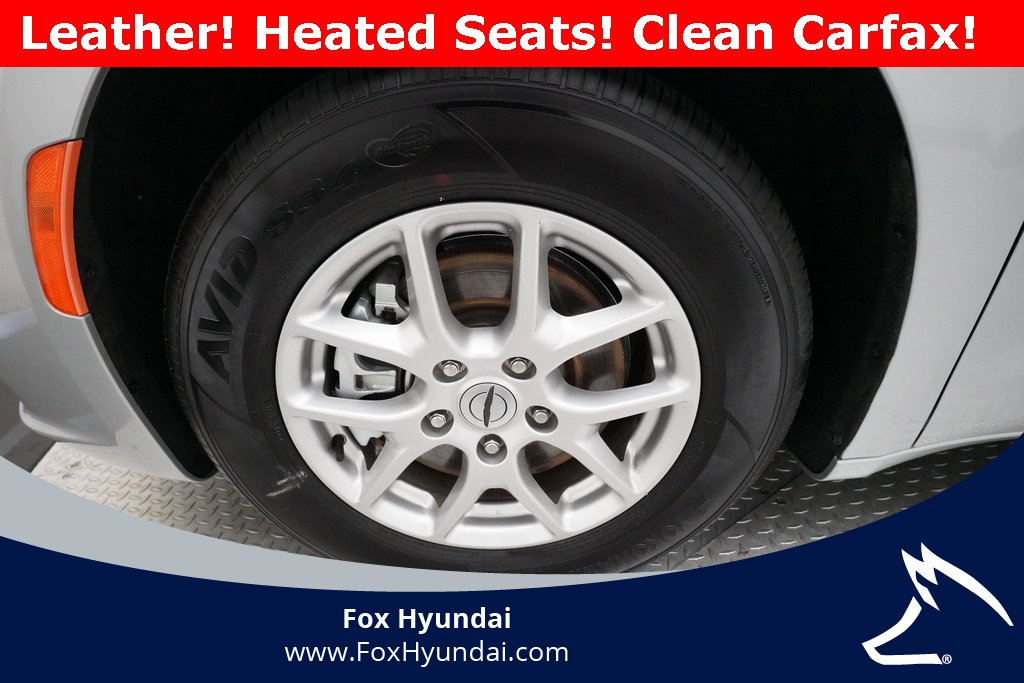 Used 2024 Chrysler Pacifica Touring-L image 27