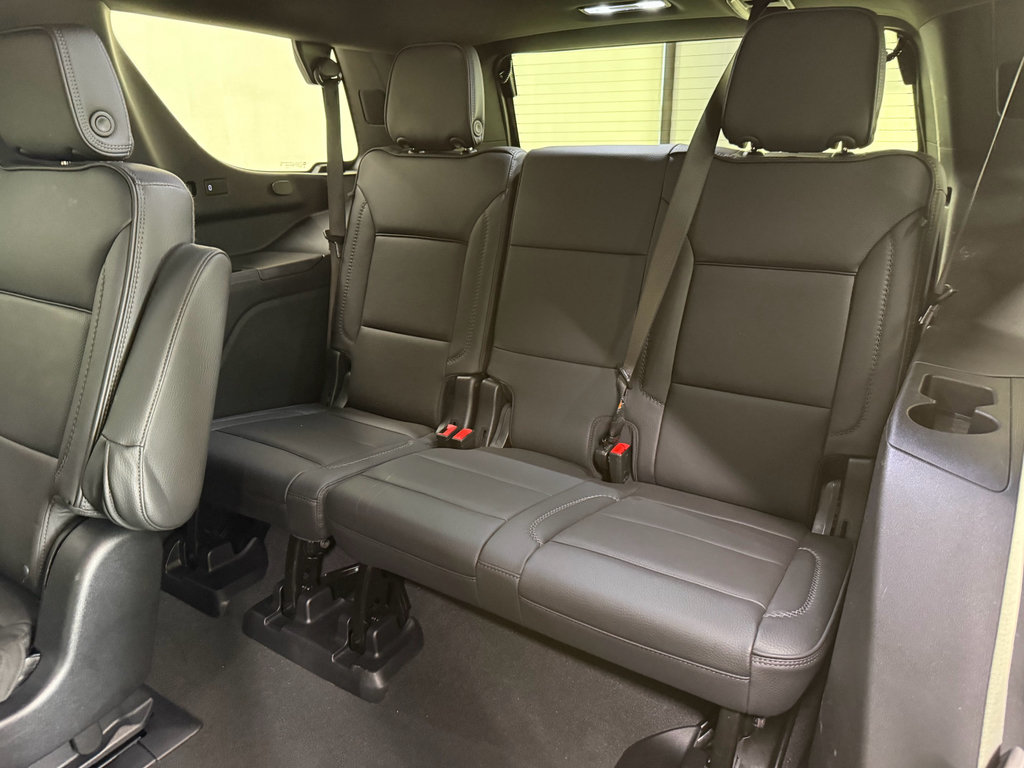 Used 2025 GMC Yukon Denali AWD/4WD image 18
