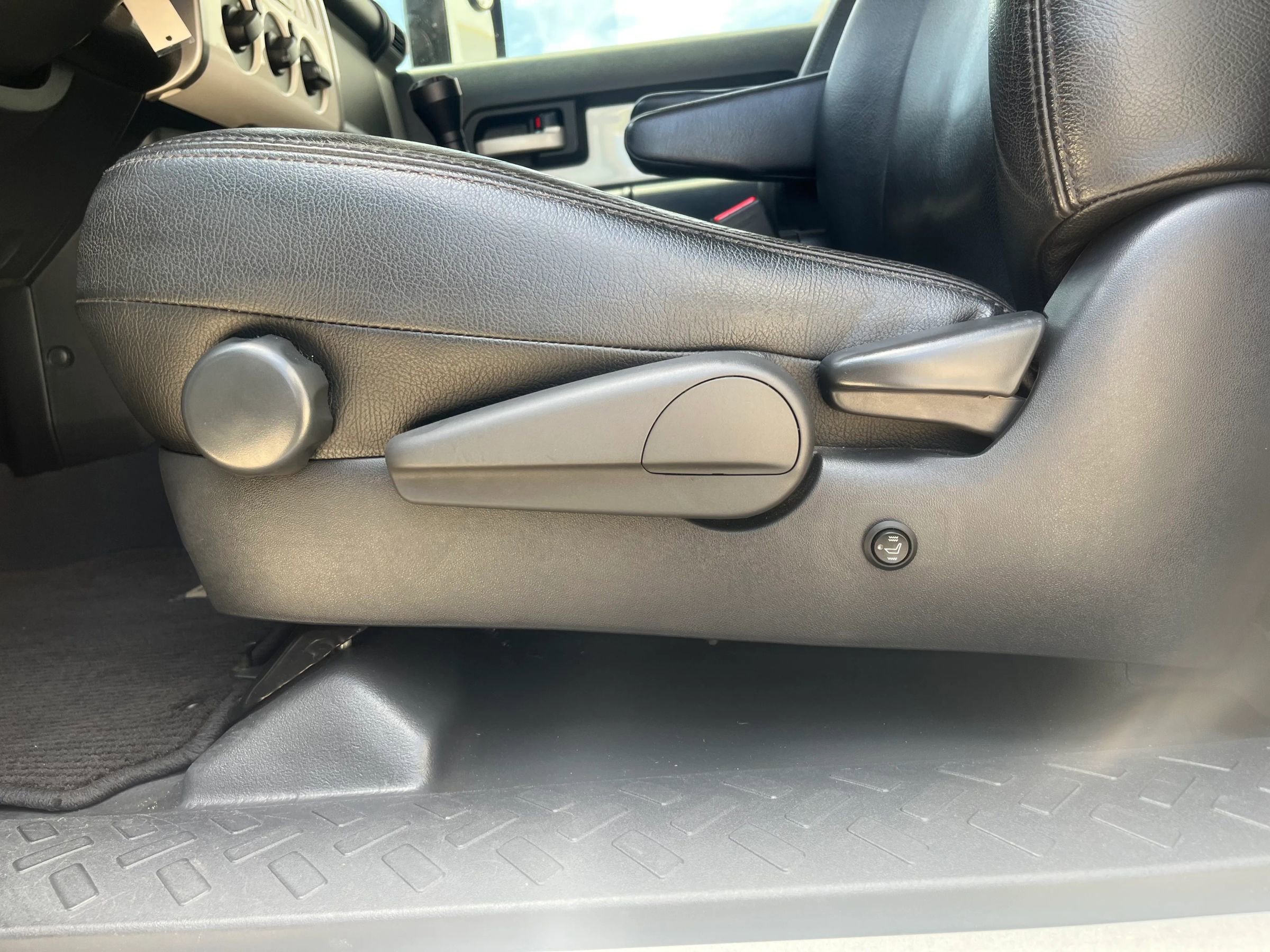 Used 2010 Toyota FJ Cruiser 4WD image 29