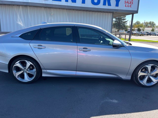 Used 2018 Honda Accord Touring image 18